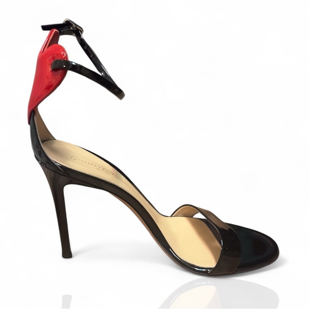 Gianvito Rossi Red Heart Heel Love Portofino 110 Black Patent IT 38 US 8 NWT - Picture 5 of 8